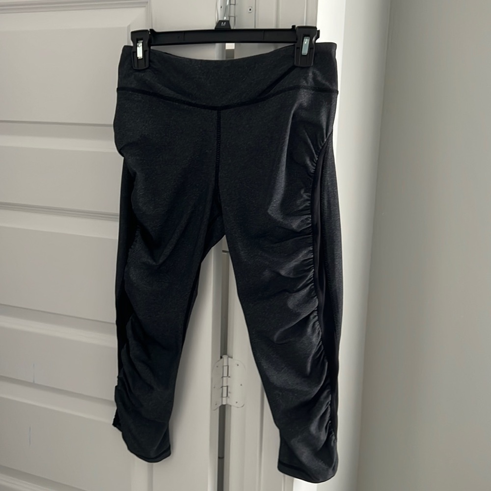 Gray capri leggings
